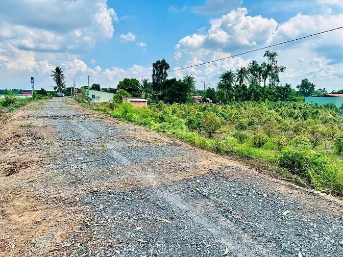 Kèo Thơm Đất Vườn Mặt Tiền Sông Vàm Cỏ Đông . 680 Triệu Hết Sổ .