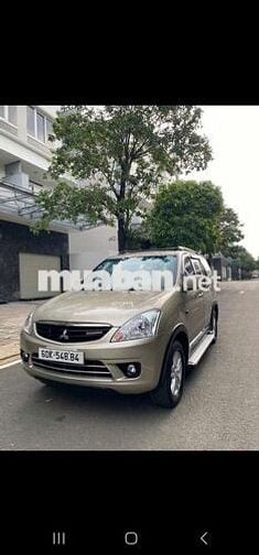 Mitsubishi Zinger 7 chỗ màu Vàng cát