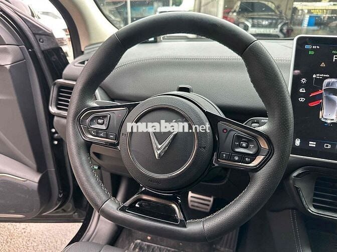 VinFast VF8 Eco 2023 Đen 45.000km