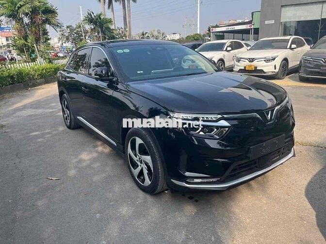 VinFast VF8 Eco 2023 Đen 45.000km