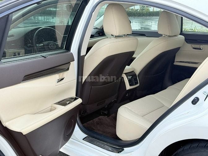 Bán xe LEXUS ES250 Mới như vừa bóc Seal, nguyên bản 100%