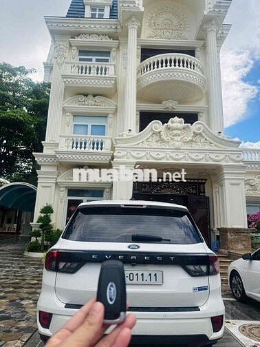 Everest 2025 odo 22.000km xe zin nguyên bản