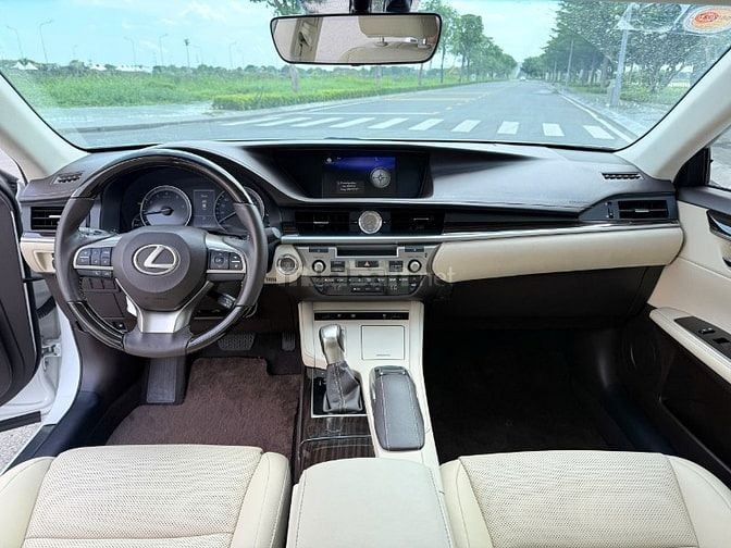 Bán xe LEXUS ES250 Mới như vừa bóc Seal, nguyên bản 100%