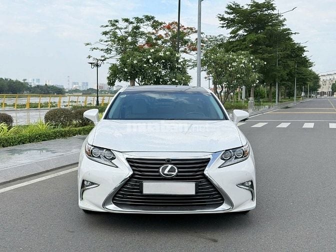 Bán xe LEXUS ES250 Mới như vừa bóc Seal, nguyên bản 100%