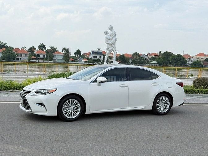 Bán xe LEXUS ES250 Mới như vừa bóc Seal, nguyên bản 100%