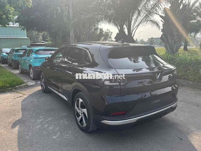VinFast VF8 Eco 2023 Đen 45.000km