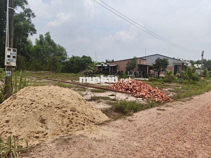 Chủ ngộp bán lô đất ngay trường tiểu học 200m2 sẵn thổ cư giá 850tr
