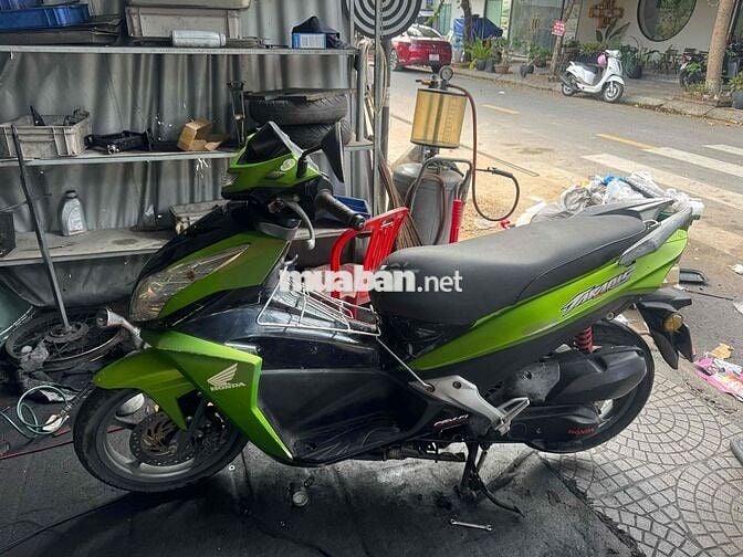 Honda Vision Xanh lá Indonesia