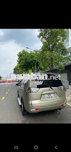 Mitsubishi Zinger 7 chỗ màu Vàng cát