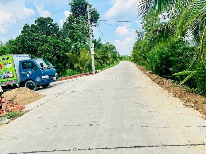 Kèo Thơm Đất Vườn Mặt Tiền Sông Vàm Cỏ Đông . 680 Triệu Hết Sổ .