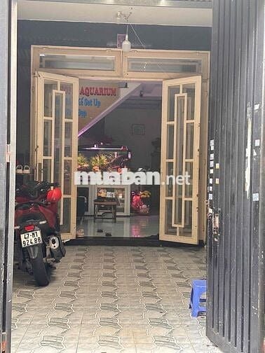 CẦN CHO THUÊ NHÀ NGUYÊN CĂN 4.2x16 1 trệt 1 lầu sạch sẽ hẻm xe hơi
