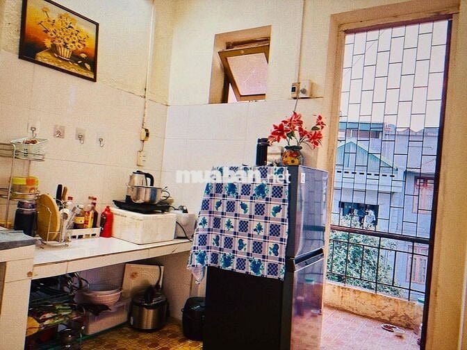Cho thuê căn hộ 3 PN 74m giá 6500k/tháng, điện nước giá nhà nước