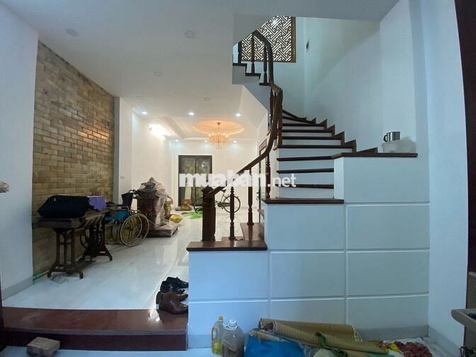 BÁN NHÀ XUÂN LA 40M2 X 5T NGÕ THÔNG CHỢ GẦN Ô TÔ NHỈNH 12 TỶ