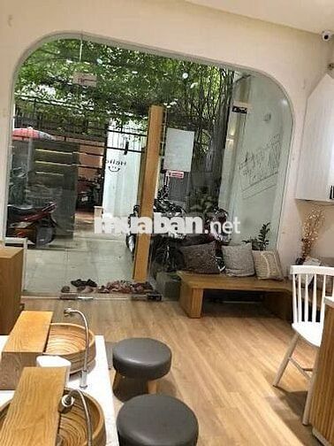 Cho Thuê MB Trệt Kinh Doanh +  Kèm Sân Trống - Phường Bến Thành