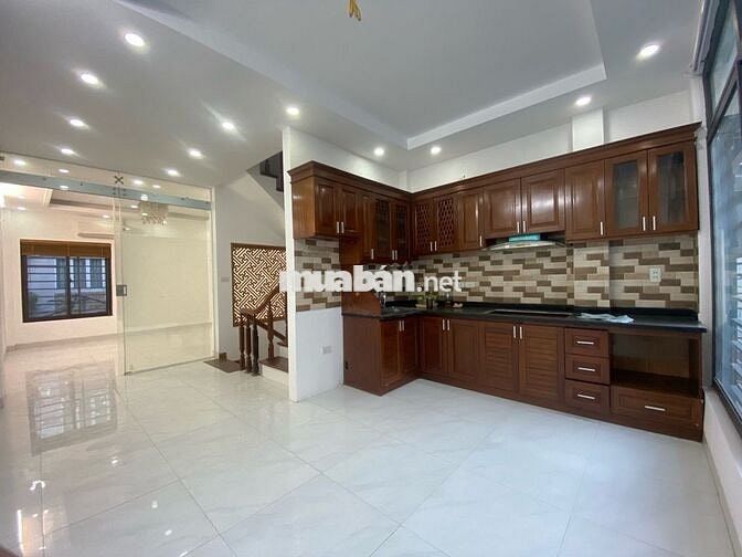 BÁN NHÀ XUÂN LA 40M2 X 5T NGÕ THÔNG CHỢ GẦN Ô TÔ NHỈNH 12 TỶ