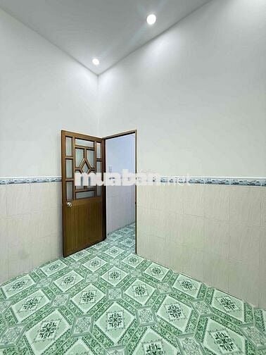 Gởi ACE phí 2%..Chính chủ bán nhà MT đường số 4..Xây 2 lầu kiên cố