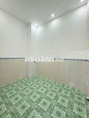 Gởi ACE phí 2%..Chính chủ bán nhà MT đường số 4..Xây 2 lầu kiên cố