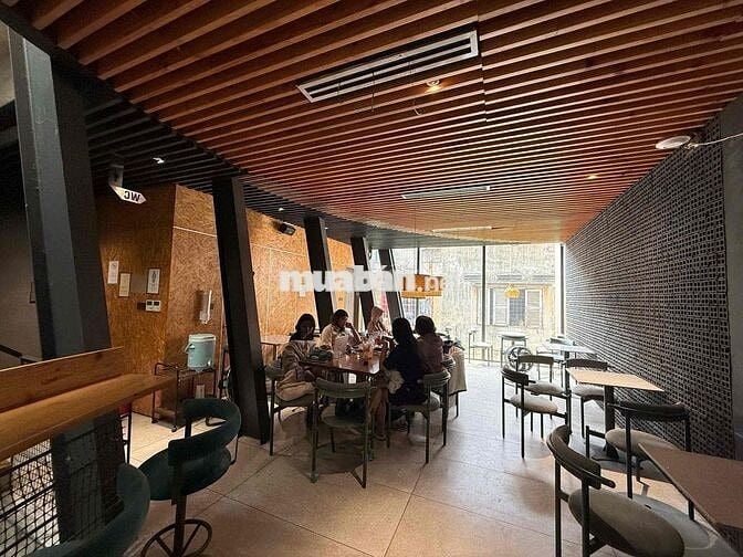 Cho thuê tòa nhà mặt tiền số 176A Trường Sa, quận Bình Thạnh, vị trí t