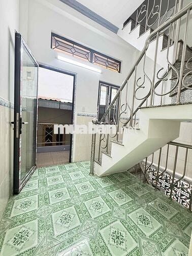 Gởi ACE phí 2%..Chính chủ bán nhà MT đường số 4..Xây 2 lầu kiên cố
