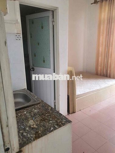 Studio ban công lớn full nội thất