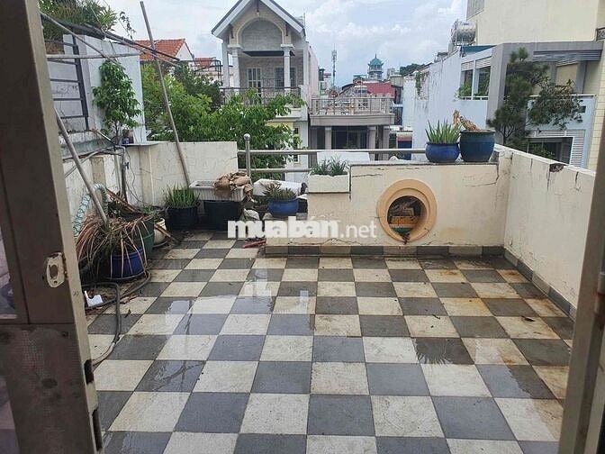 Studio ban công lớn full nội thất