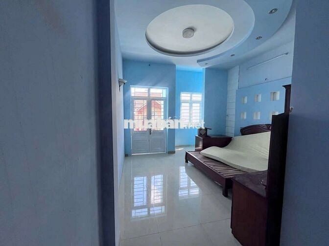 CHO THUÊ NHÀ MẶT TIỀN 1 TRỆT 2 LẦU, SÂN THƯỢNG, DT 4,5 ×20 CÓ 4PN,3WC