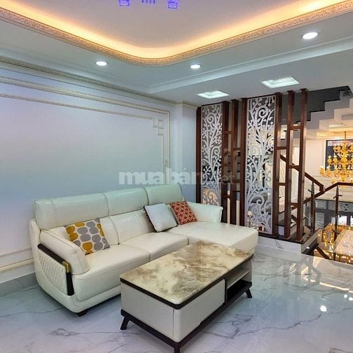 Nhà  MT PHú Định. Ngay góc Võ Văn Kiệt