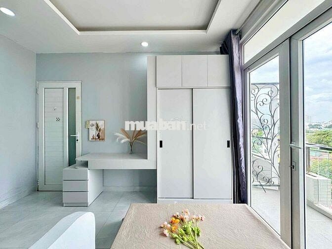 Căn hộ nằm ngay trung tâm, Ban công thoáng mát, Thiết kế sang trọng