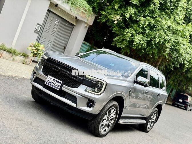 Ford Everest Titanium 2022 26.000km Bạc