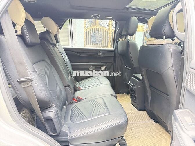 Ford Everest Titanium 2022 26.000km Bạc