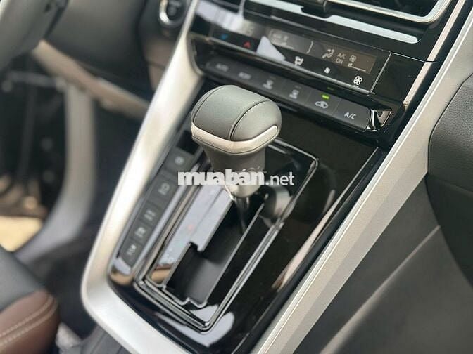 Toyota Innova Cross HEV 2026 Hybrid Đen