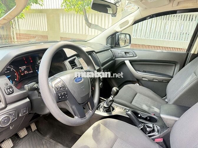 Ford Ranger XLS MT 2021 Đen