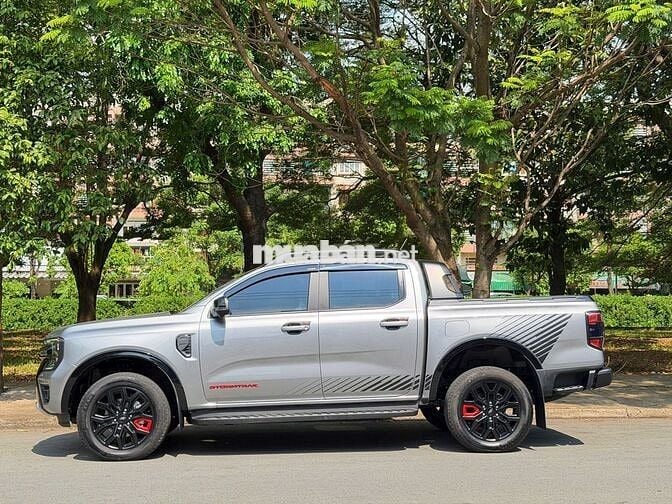 Ford Ranger Stormtrak 2025 Bạc 25.000km