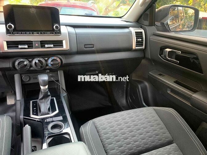Mitsubishi Triton 2025 9000 km Đen