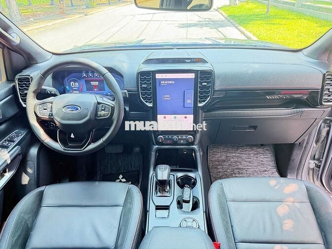 Ford Ranger Stormtrak 2025 Bạc 25.000km