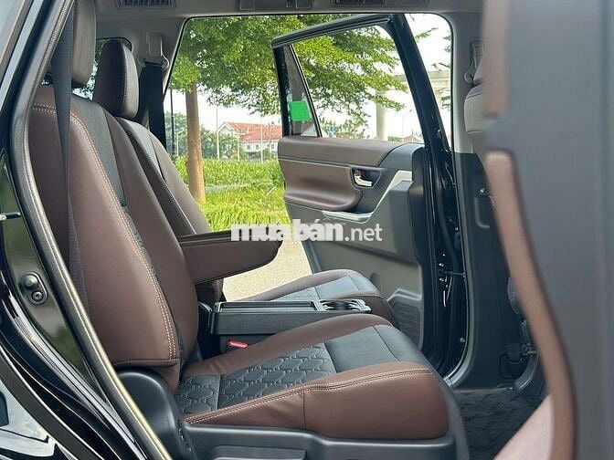Toyota Innova Cross HEV 2026 Hybrid Đen