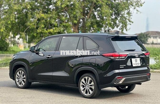 Toyota Innova Cross HEV 2026 Hybrid Đen