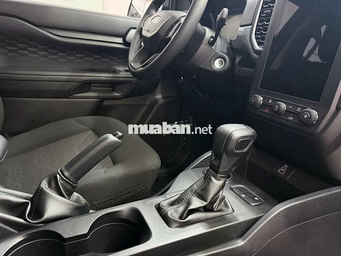 Ford Ranger XLS AT 2024 Tự động Cam 15.000km