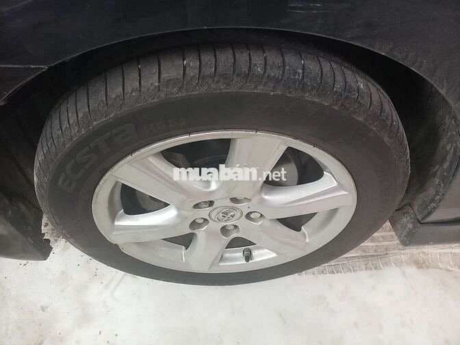 Toyota Camry Xăng màu Đen 5 chỗ