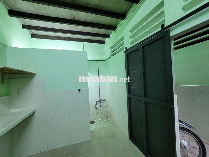 Phòng trọ gác 2.5m ngay Ngã Tư Bốn Xã