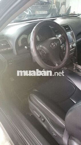 Toyota Camry Xăng màu Đen 5 chỗ