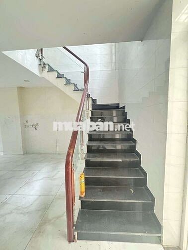 Cho thuê nhà mặt tiền Lê Bôi, P7,Q8 4.5x19m 4 tấm 4 phong kinh doanh