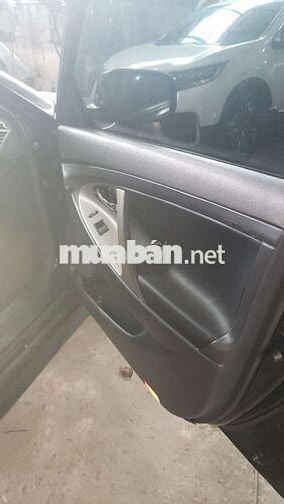 Toyota Camry Xăng màu Đen 5 chỗ