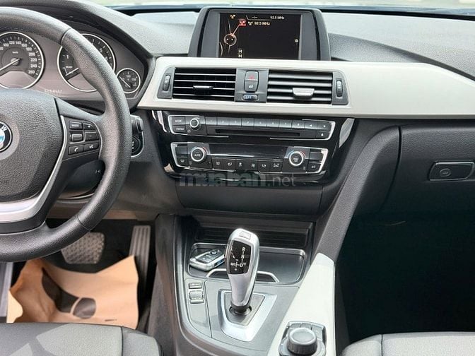 Bán xe BMW 320i LCi ( Full đồ chơi M.sport ), sản xuất 2016 mới đẹp