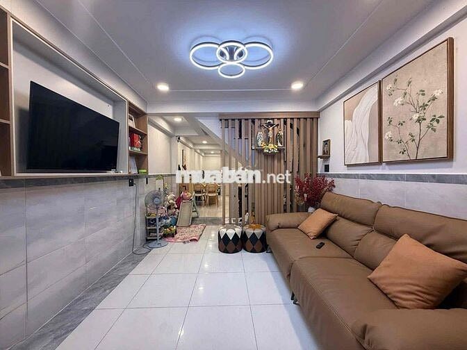 Kẹt tiền chữa bệnh cần bán gấp ra nhanh căn nhà hẻm 2m