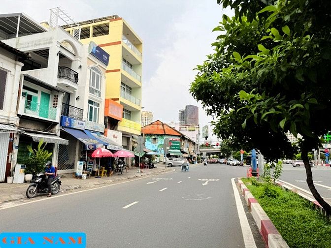 BÁN NHÀ MẶT TIỀN KINH DOANH : 130 VÕ VĂN KIỆT - P. NGUYỄN THÁI BÌNH