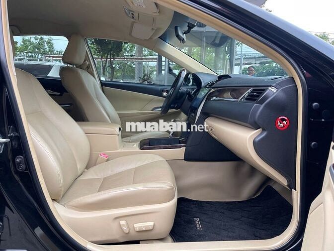 Toyota Camry 2.0E 2015 Đen 94,500 Km