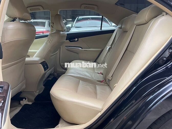 Toyota Camry 2.0E 2015 Đen 94,500 Km