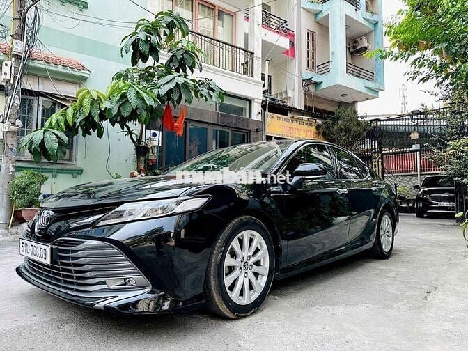 Toyota Camry 2020 2.0G Đen