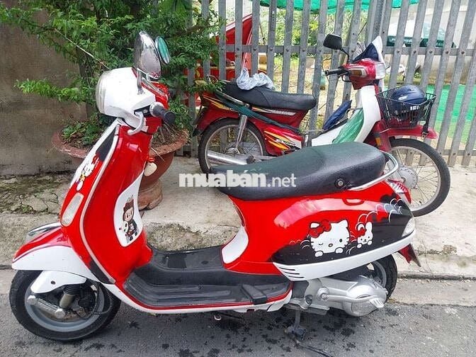 Piaggio Vespa màu Đỏ Trắng Đen đã sử dụng